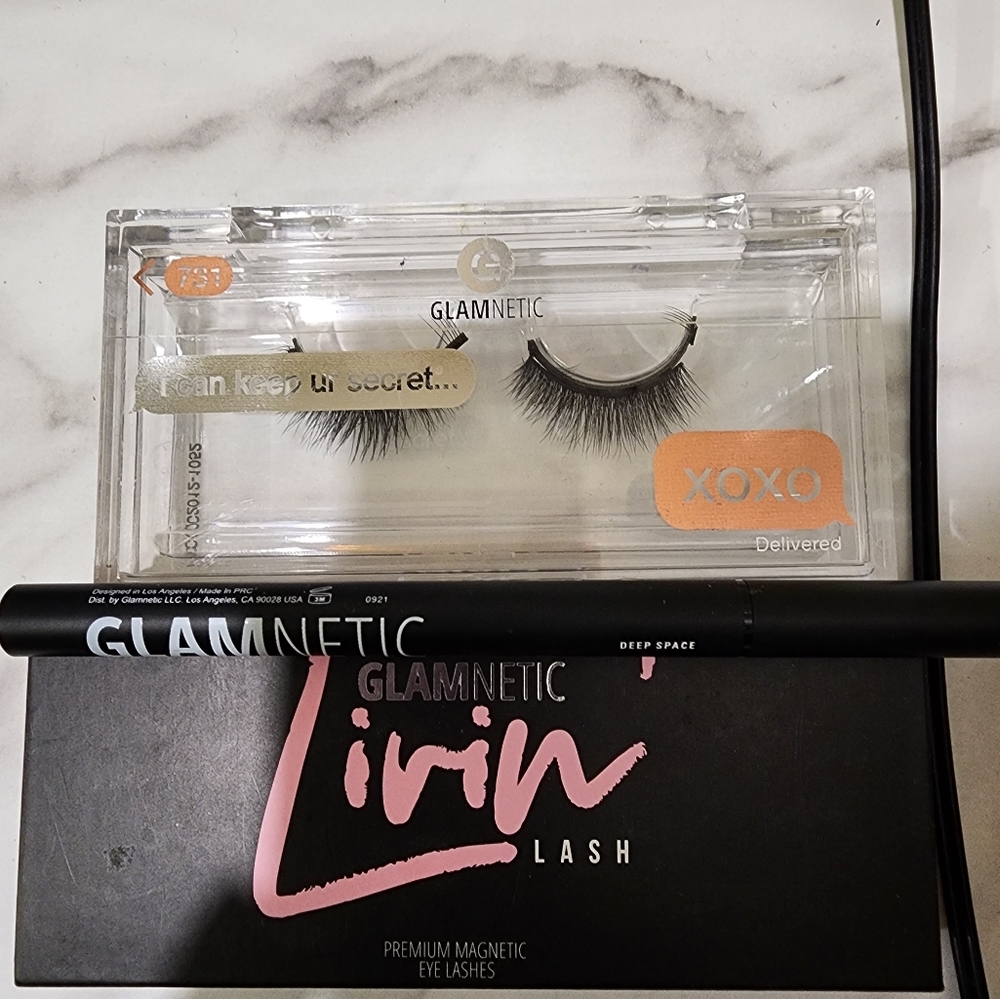 Glamnetic lashes and magnetic liner